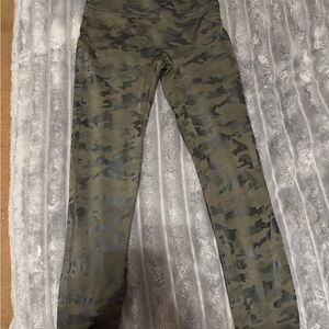 SPANX Camouflage Women's Pants